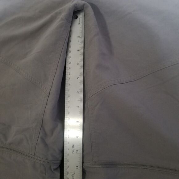 COLUMBIA Pants Women's Size 12 Gray Titanium Capris Hiking Outdoors Omni-Dri - Picture 7 of 10